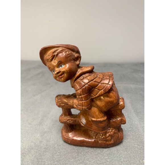 Vintage Faux Wood Wee Willie Winkie Boy Figurine Nursey Rhyme 1960s - Picture 8 of 9